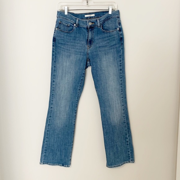 Levi’s Classic Bootcut Denim Jeans - Size 8 - Picture 2 of 8